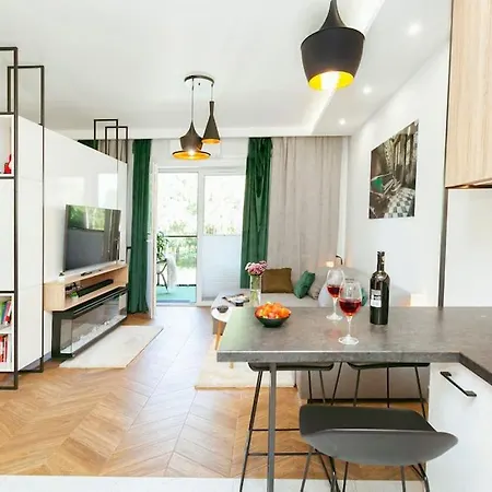 Nowoczesny Apartament W Okolicy Lotniska Modlin Appartamento
