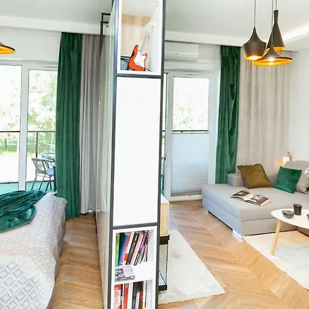 Nowoczesny Apartament W Okolicy Lotniska Modlin
