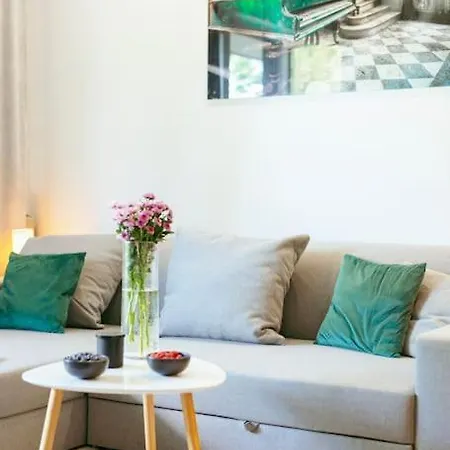 Nowoczesny Apartament W Okolicy Lotniska Modlin