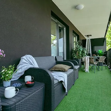 Nowoczesny Apartament W Okolicy Lotniska Modlin